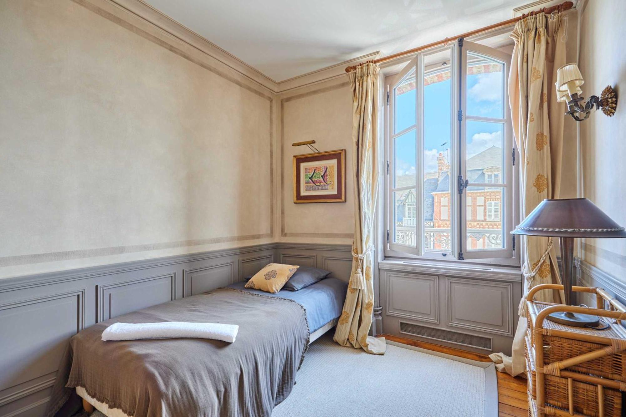 Luxurious 4 Bedroom Duplex, 200M From Place Morny Deauville Eksteriør bilde